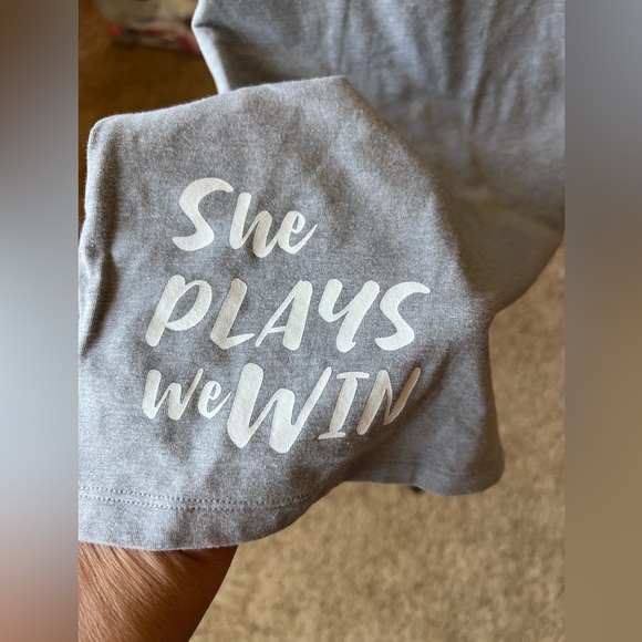 Girls UnderArmour Shitt NWT YXL - Picture 5 of 5